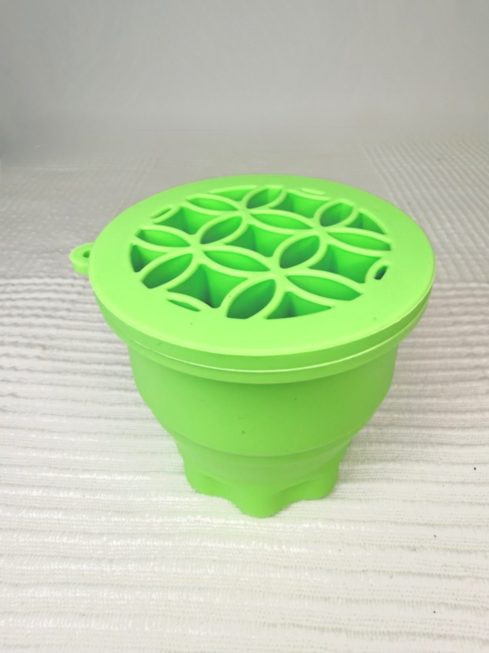 Makeup Brush Cleaning Bowl 2-in-1 Makeup Brush Scrubber with Brush Drying Rack